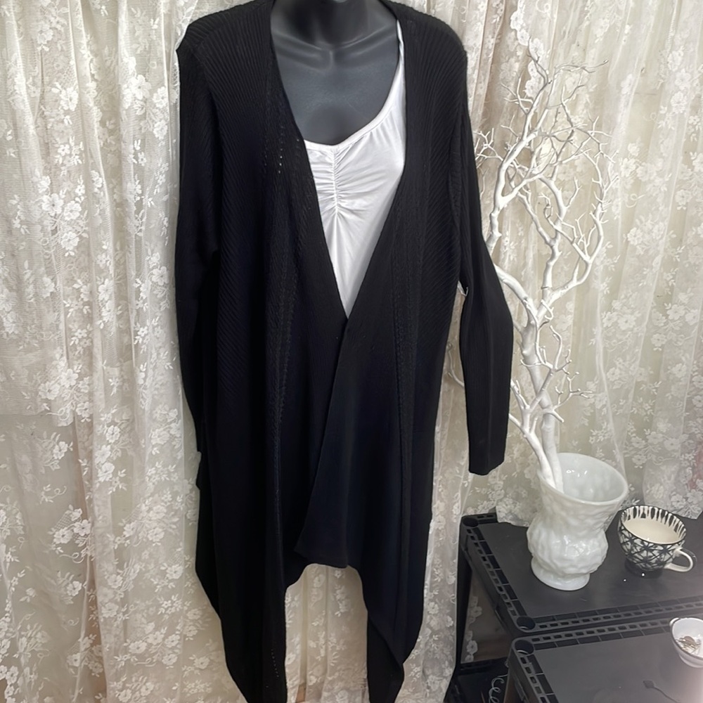 Lightweight Classic & Pretty Cardigan Sweater. Love the Draping 💕